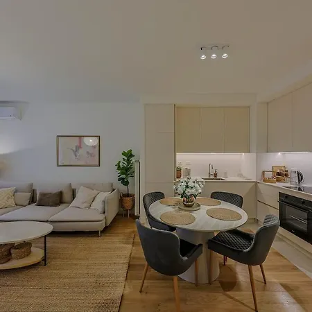 S310 With Free Parking アパート ベオグラード