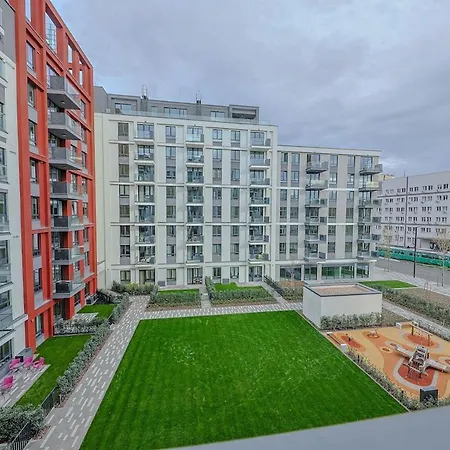 S310 With Free Parking Lägenhet *