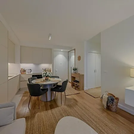 S310 With Free Parking ベオグラード